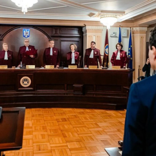 Video Președintele Dan, „spectator” la show-ul primelor de pensionare de la CCR: „Plătim acum pentru nişte legi extrem, extrem de proaste”