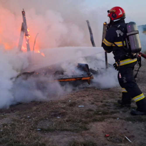 Video&Foto Incendiu devastator în Bihor. Un bebeluș de 8 luni a murit ars de viu, părinții s-au autoevacuat. De la ce a izbucnit focul