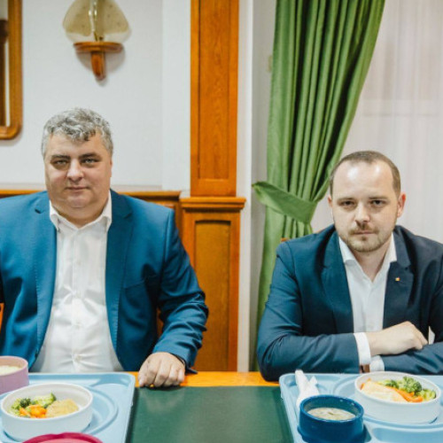 Ministrul Sănătății, ironizat după ce a postat meniul „de restaurant” de la spitalul din Târgu Mureș. „Am vrut să arăt că se poate”