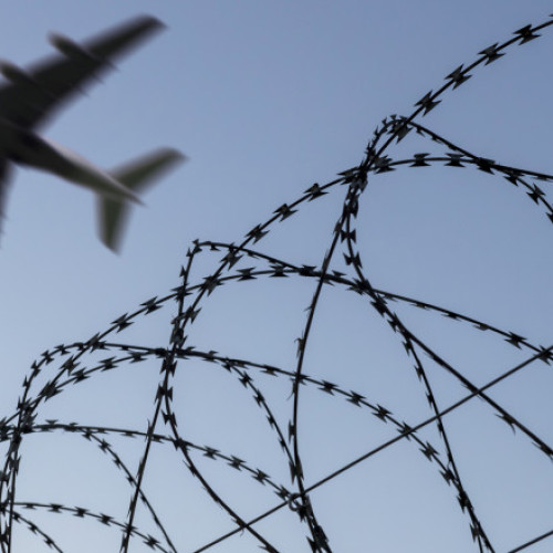 SUA au anunțat un zbor de deportare. Unde au fost trimiși „barbarii atât de periculoși, pe care nici propriile țări nu i-au vrut”