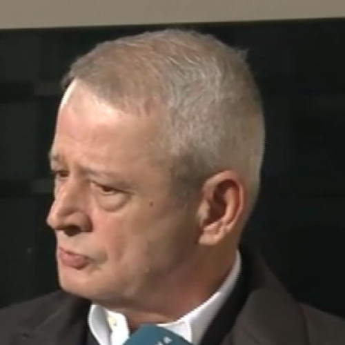 Foto Sorin Oprescu, fotografiat relaxându-se la terasă, în Grecia. Fostul edil, condamnat la 10 ani de închisoare, nu poate fi extrădat