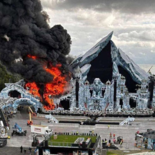 Video Incendiu uriaș la scena principală a festivalului Tomorrowland din Belgia, cu două zile înainte de deschidere