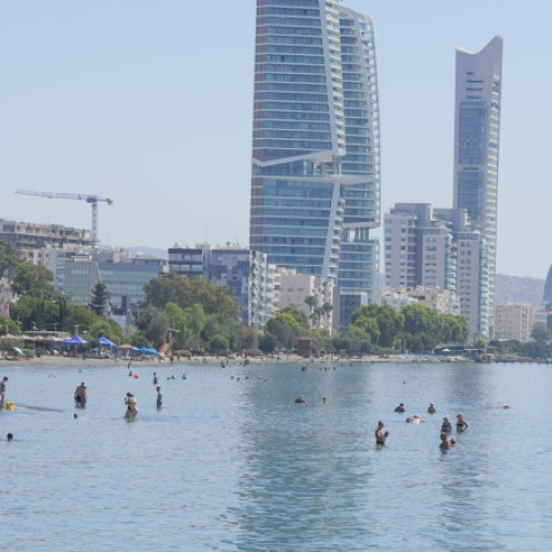 Flota fantomă a Rusiei poluează cu petrol plajele din Cipru