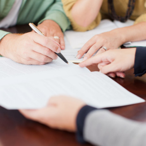 Cum poți deveni asigurat în sistemul de sănătate dacă nu ai venituri. Care este baza de calcul a contribuției la asigurările sociale