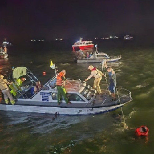 Video Tragedie în Vietnam: Cel puţin 34 de persoane au murit după ce o ambarcaţiune turistică s-a răsturnat în Golful Ha Long