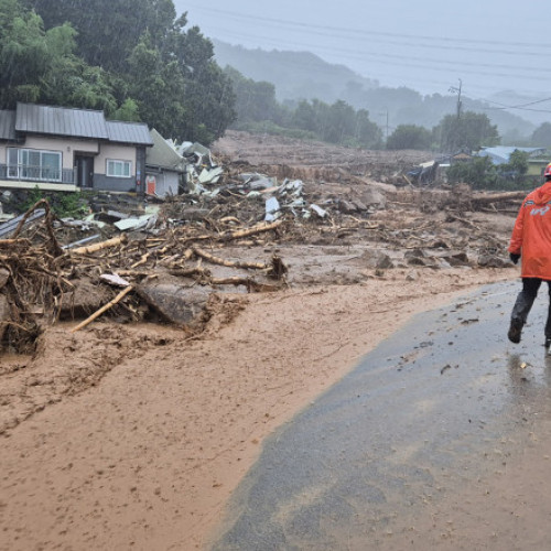 Inundații și alunecări de teren uriașe în Coreea de Sud: 14 persoane au murit, iar 12 sunt date dispărute