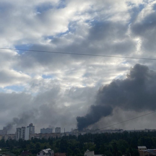 Atac cu drone şi rachete asupra Kievului. Locuitorii s-au adăpostit în stațiile de metrou