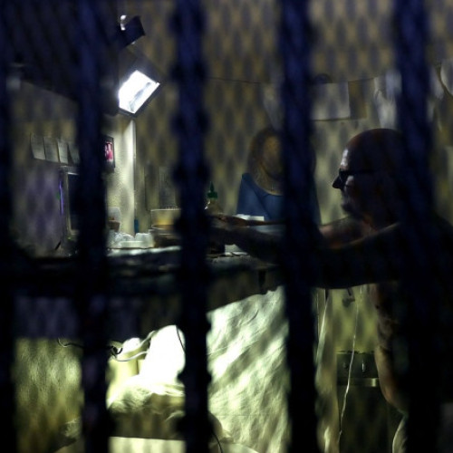 Migranţii reținuți în închisorile din SUA sunt ținuți în condiții inumane, arată un raport al Human Rights Watch