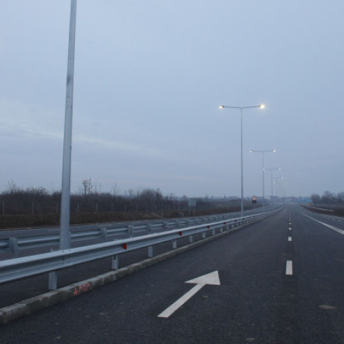 Trafic rutier oprit pe A3, după ce mai multe vaci au rupt gardul de protecţie în dreptul localităţii Voluntari şi au intrat pe şosea