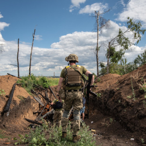 Situație „dinamică” în zona orașului Kameanske. Forțele ucrainene se regrupează pe flancuri, rușii încearcă o nouă tactică