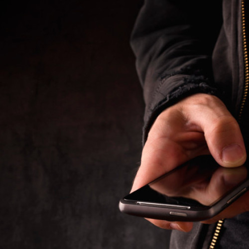 Încă o tentativă de fraudă telefonică, semnalată de DNSC. Infractorii se folosesc de numele unei instituții la care puțini s-ar aștepta