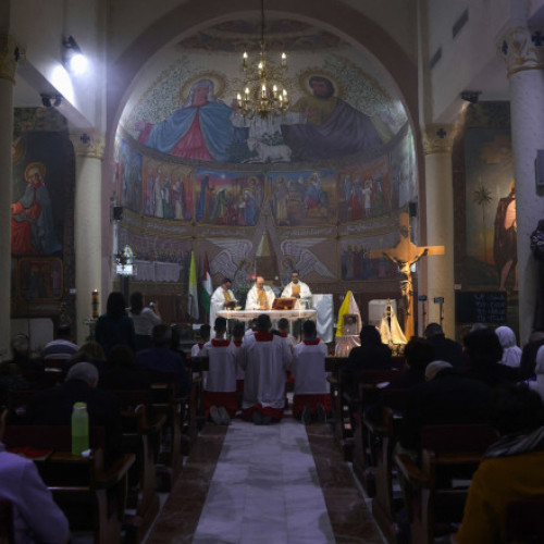 Cum justifică Israelul bombardarea singurei biserici catolice din Gaza în care se adăposteau 500 de persoane: deviere accidentală