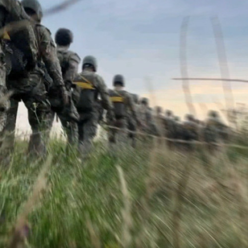 Video Exclusiv Tandem cu Forțele Speciale. Cum se antrenează unitatea de elită a Armatei: salt cu parașuta de la 4.000 de metri, filmat de Digi24