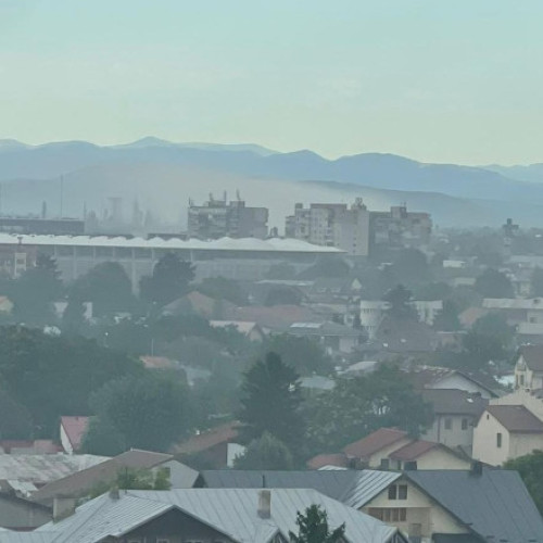 De ce miroase a cauciuc ars la Ploiești și ce e „ceața densă” din zonă: explicațiile Gărzii de Mediu