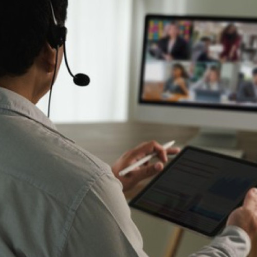 Ședinţă online a unui consiliu local din Germania, întreruptă de un film ponografic. Incidentul a fost raportat poliţiei