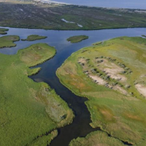 Trei morți după o explozie la bordul lui dragor ucrainean, pe Canalul Bâstroe, în Delta Dunării