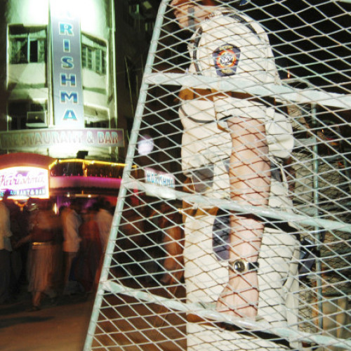 Un „Disneyland diplomatic”: Poliția din India a arestat un fals ambasador care reprezenta patru țări, false și ele