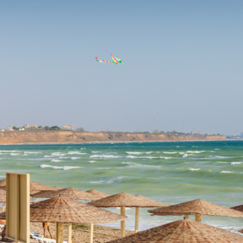 Produse expirate și prețuri greșite, găsite la restaurantele și hotelurile de pe litoral. ANPC a închis temporar zece unități