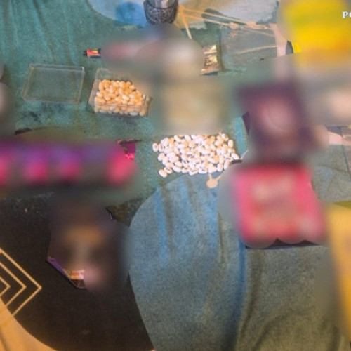 Video Polițist arestat pentru trafic de droguri. Substanțe interzise, ascunse în lenjerie intimă și vândute inclusiv la petreceri cu minori