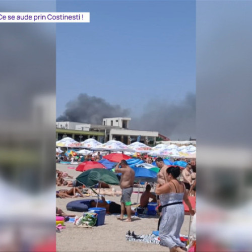 Video Panică pentru turiști, la Costinești: un incendiu de vegetație a izbucnit lângă plajă