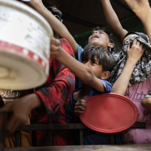 Israelul a anunțat că a paraşutat ajutoare umanitare în Fâşia Gaza. Ben Gvir denunță reluarea livrărilor: „O capitulare în faţa Hamas”