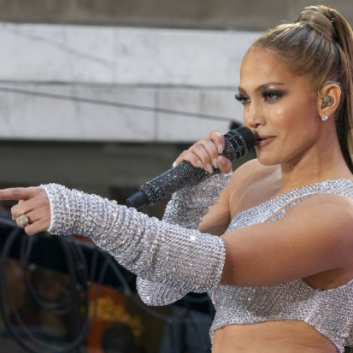 Jennifer Lopez a ajuns la București. Artista va susține un concert în această seară în Piața Constituției