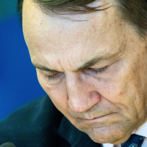 Cum l-a sunat Radosław Sikorski pe Keith Kellogg pentru a debloca armele pentru Ucraina: „Putin își bate joc de eforturile de pace”