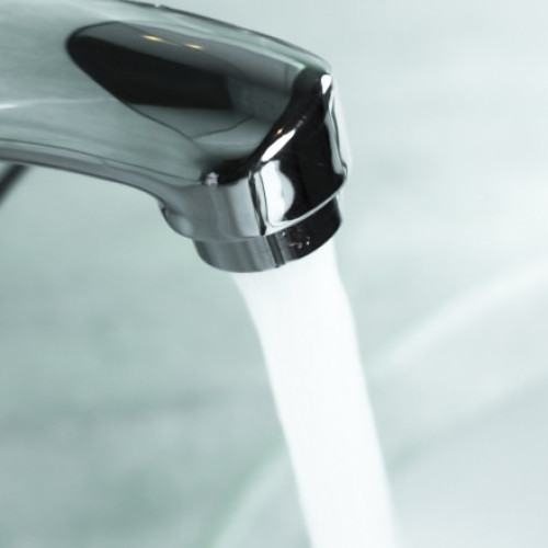 Se oprește apa caldă în mai multe zone din București: peste 120 de blocuri sunt afectate