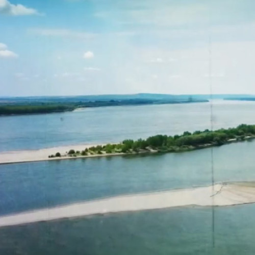 News Alert Ambarcaţiune cu turişti răsturnată în Delta Dunării. 4 persoane sunt resuscitate, 6 au ajuns în siguranță la mal