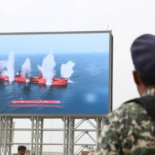 Rebelii houthi amenință că vor ataca navele oricărei companii care cooperează cu Israelul