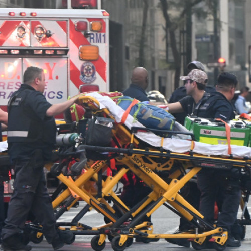 Atac armat într-un zgârie-nori din New York: patru morți, inclusiv un polițist. Atacatorul s-a sinucis