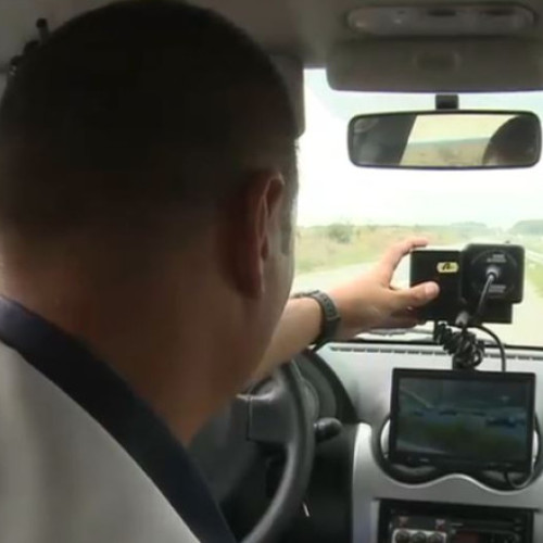 Ce pedeapsă a primit un bărbat din Harghita, care a mituit un polițist de la circulație, pentru început, cu 100 de lei puși în talon
