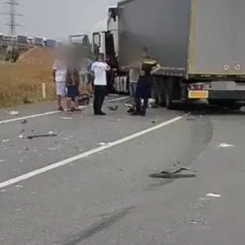 Accident pe centura de nord a Craiovei: două persoane au ajuns la spital