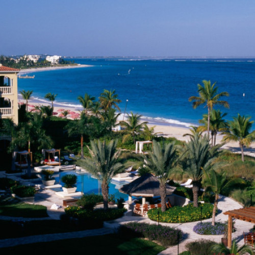 Violențele dintre găștile mafiote au cuprins un paradis turistic din Caraibe. Atac armat fără precedent în insulele Turks și Caicos