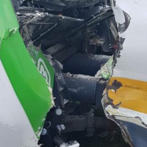 Video Accident în sectorul 4 al Capitalei: două tramvaie s-au ciocnit frontal, iar doi călători au fost răniți