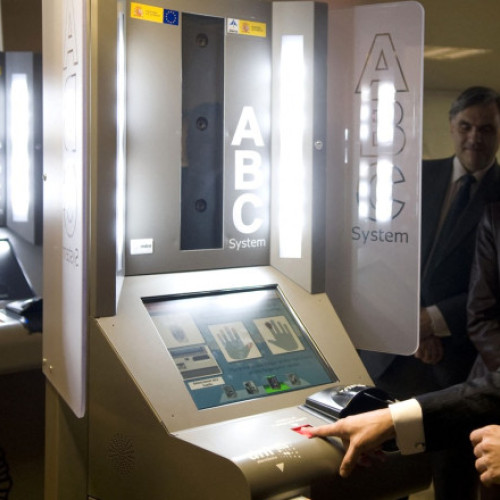 Nou sistem biometric la frontiere pentru vizitatorii din afara UE: Ce se schimbă din octombrie 