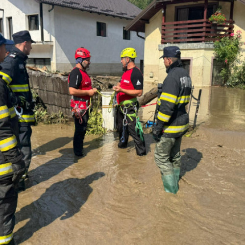 Cel puţin 600 de locuitori din Broşteni nu stau în casele lor, afirmă primarul orașului
