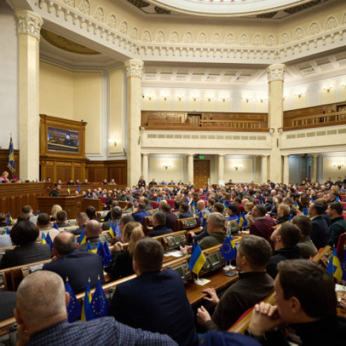 Parlamentul Ucrainei aprobă restabilirea independenţei instituţiilor anticorupţie, după zile de proteste și critici din partea UE