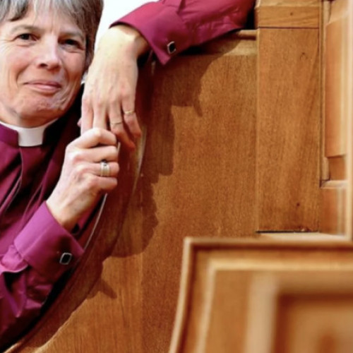 Marea Britanie a ales prima femeie și lesbiană în calitatea de arhiepiscop