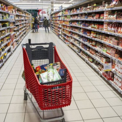 Val de scumpiri, începând de mâine. Efectul combinat al majorării TVA, creșterii accizelor și eliminării plafonului la energie