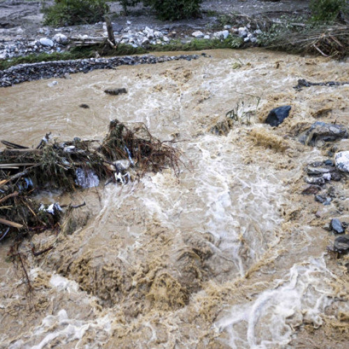 DSU dezminte afirmaţiile că nu au fost emise mesaje RO-ALERT în Suceava, înainte de inundații: „Au fost transmise prompt”