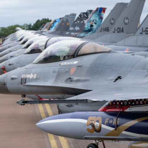 Strategia cu care Ucraina își protejează avioanele F-16 de atacurile rușilor. Lecție pentru armatele occidentale