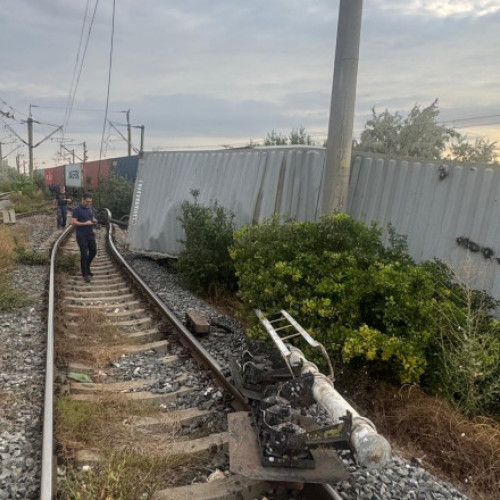 Foto Circulația trenurilor este blocată între Constanța și Mangalia, din cauza deraierii unui marfar la Agigea