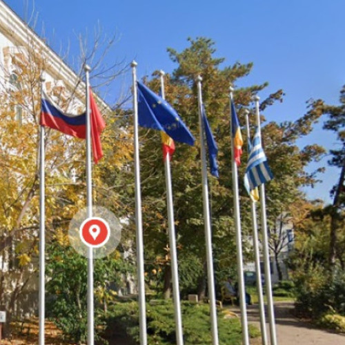 Oana Țoiu cere Primăriei Tulcea să înlăture steagul Rusiei care apare arborat lângă clădirea Muzeului de Artă. „Este inacceptabil”