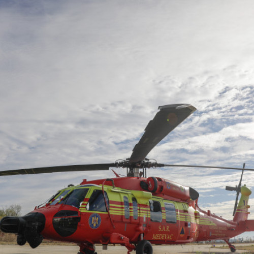 Doi români, răniţi într-un accident în Bulgaria, transferaţi de urgenţă la Bucureşti cu un elicopter Black Hawk