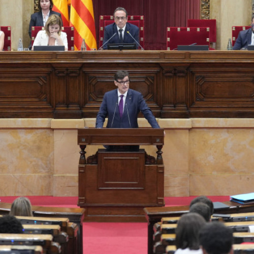 Demisii pe bandă rulantă ale politicienilor cu diplome doar în CV-uri. Ce figuri publice au fost demascate în Spania