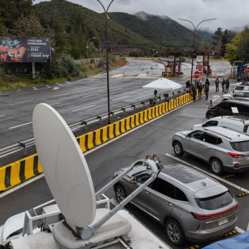 Cursă contracronometru pentru salvarea muncitorilor după ce o mină s-a prăbușit în Chile. O persoană, găsită decedată