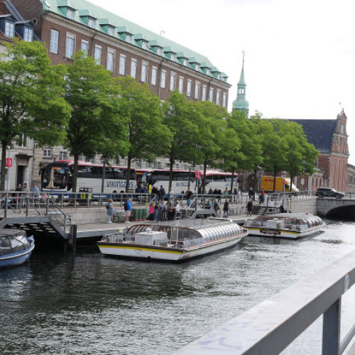 Foto Statuia unei sirene, motiv de scandal în Danemarca. Localnicii sunt revoltați: „Este urâtă şi vulgară”. Ce măsuri au luat autoritățile