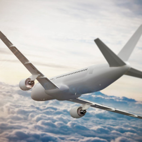 Un adolescent britanic s-a rătăcit de părinți și a urcat în avionul greșit. A ajuns la Milano în loc de Londra