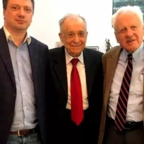 Ionuţ Vulpescu: Iliescu trece dincolo împăcat cu lumea şi cu el însuşi, cu speranţele şi cu dezamăgirile lui